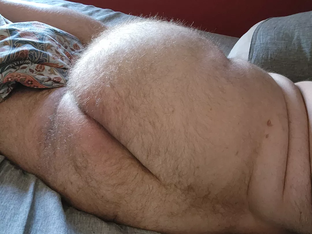 Was about to take a nap but thr lighting shows off my hair~