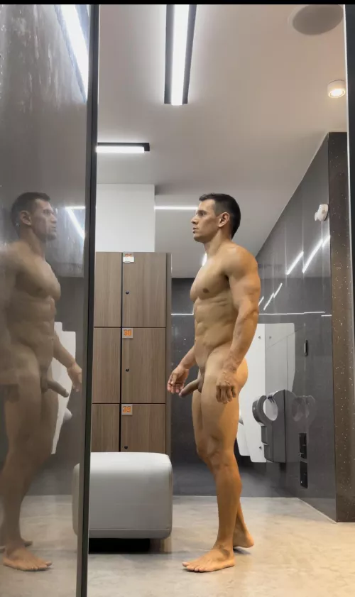 What you do if you catch me naked in the gym lockers room 😈