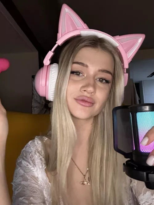 Who needs a pet when you have me?