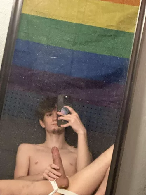 You know what they say about skinny guys😈