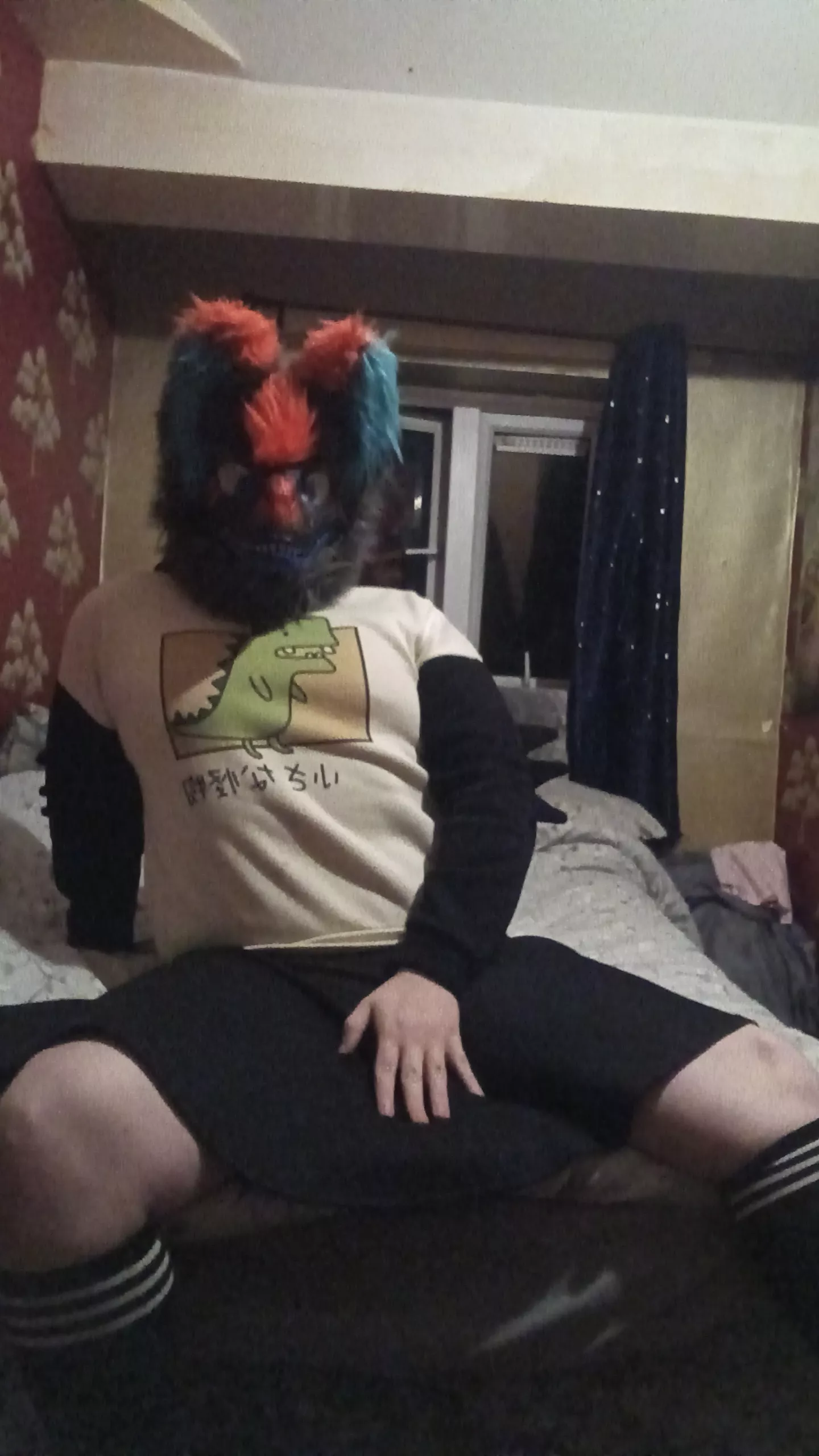 You should be here to worship me