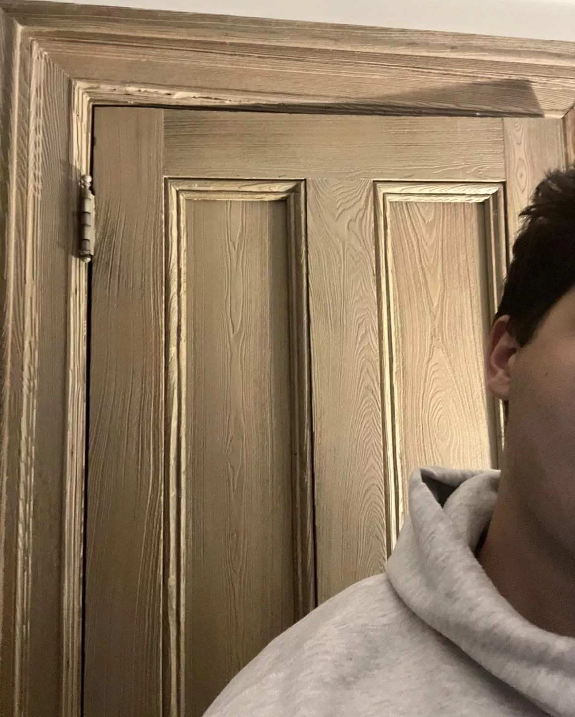 23 Canada DL top. Currently looking for bros to have fun with and get to know. Kinky too;) add snap and send face: j_grey1765