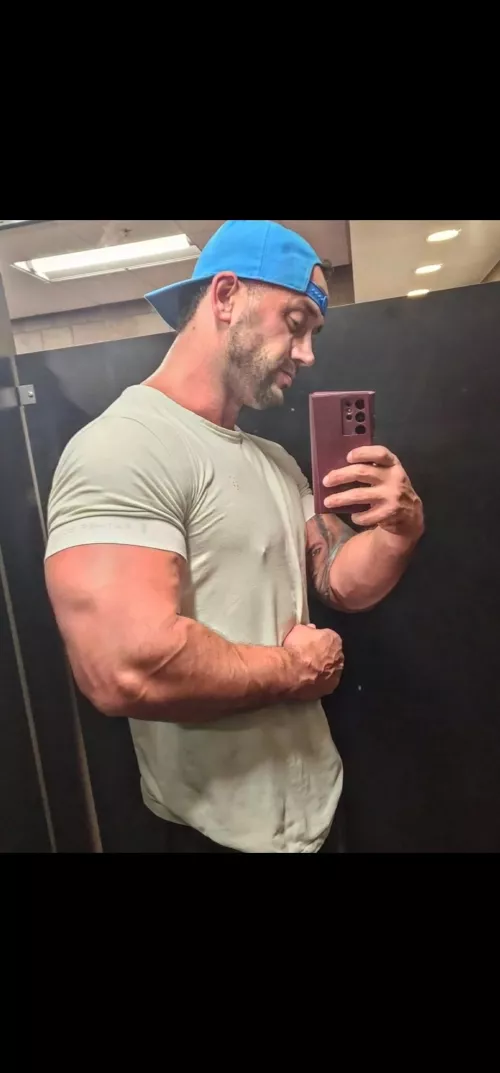 33, love me arms and forearms workout days