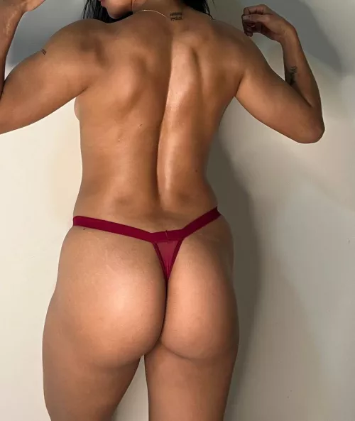Can back muscles make a girl even more sexy?