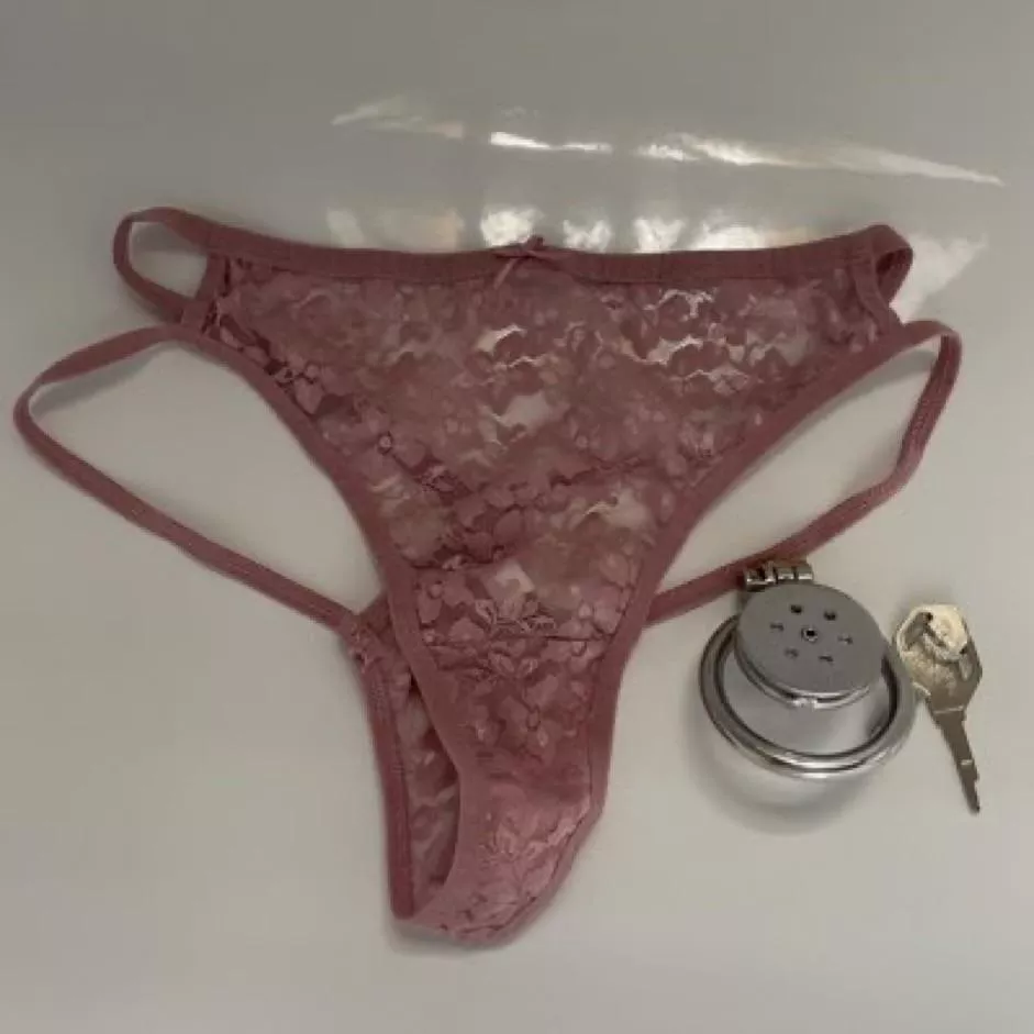 Drop a 💜 if you want this to be mailed to your door step while we continue locktober