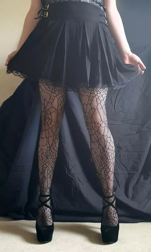 Getting my outfit ready for Halloween :3