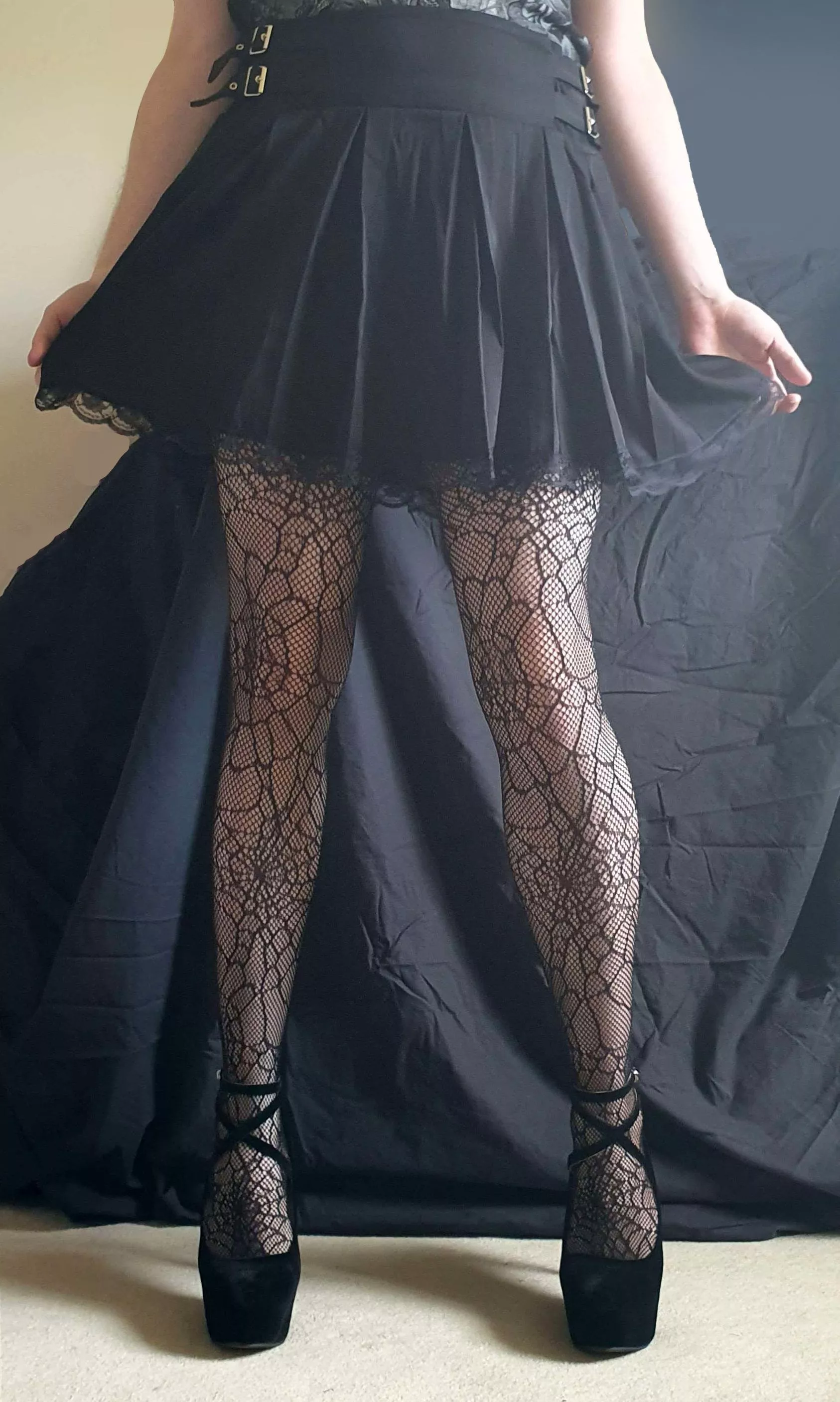 Getting my outfit ready for Halloween :3