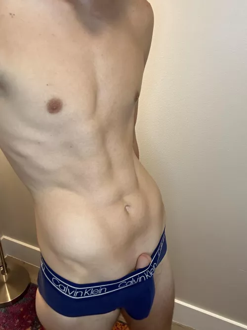 He’s saying hi 🥺 [24]