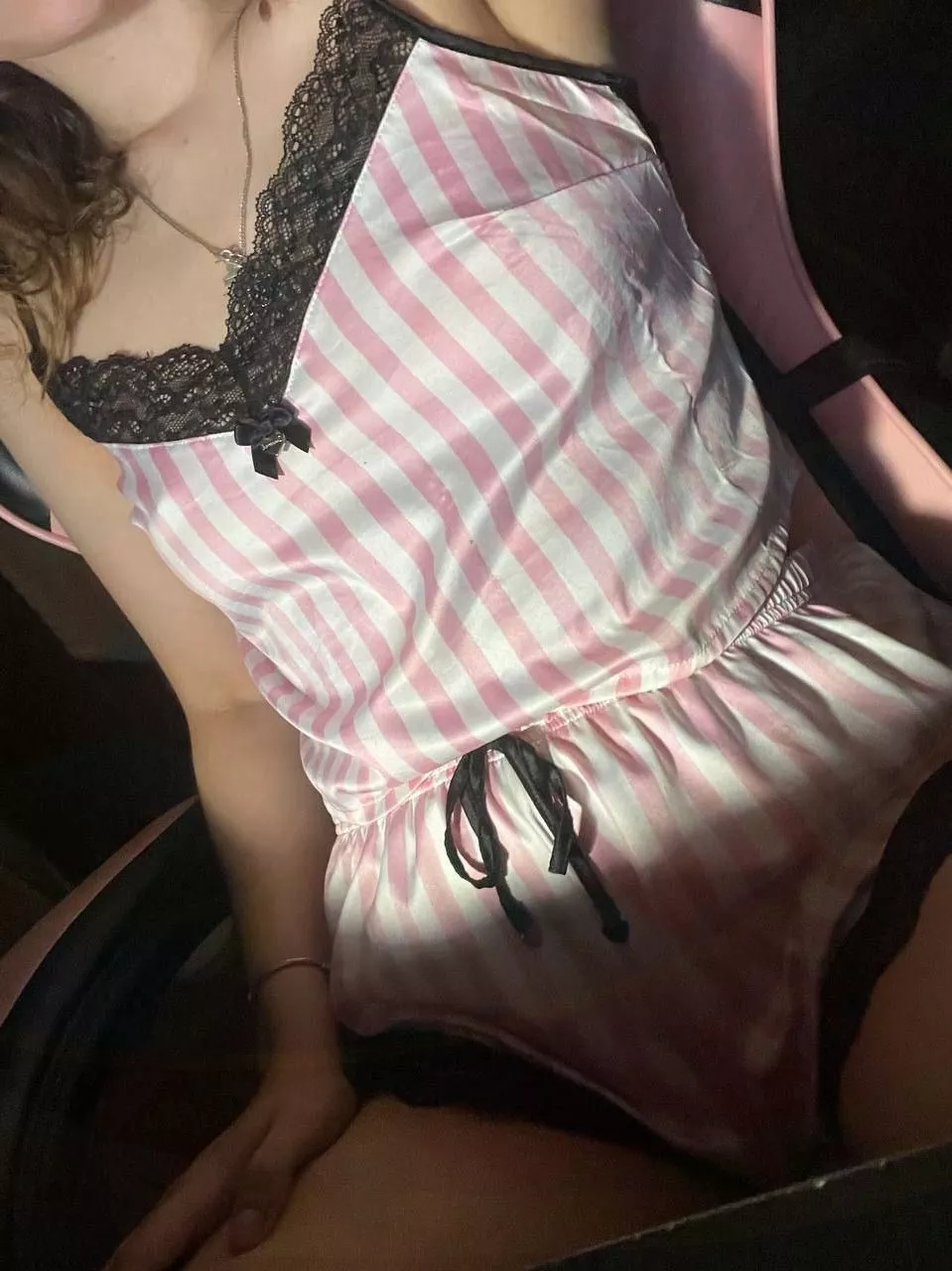 Id love for a hung guy to rail me as he wishes~