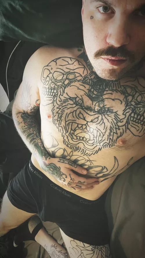 Is it possible to get attention without being fully naked?