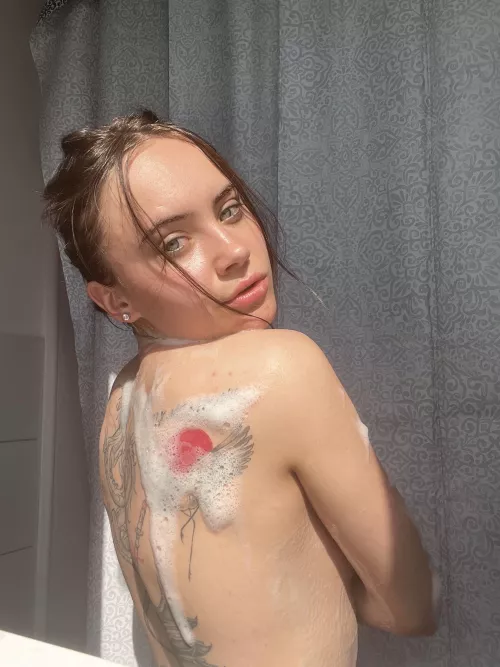 Just 2005 girl who looking for some fun tonight, who's up ?