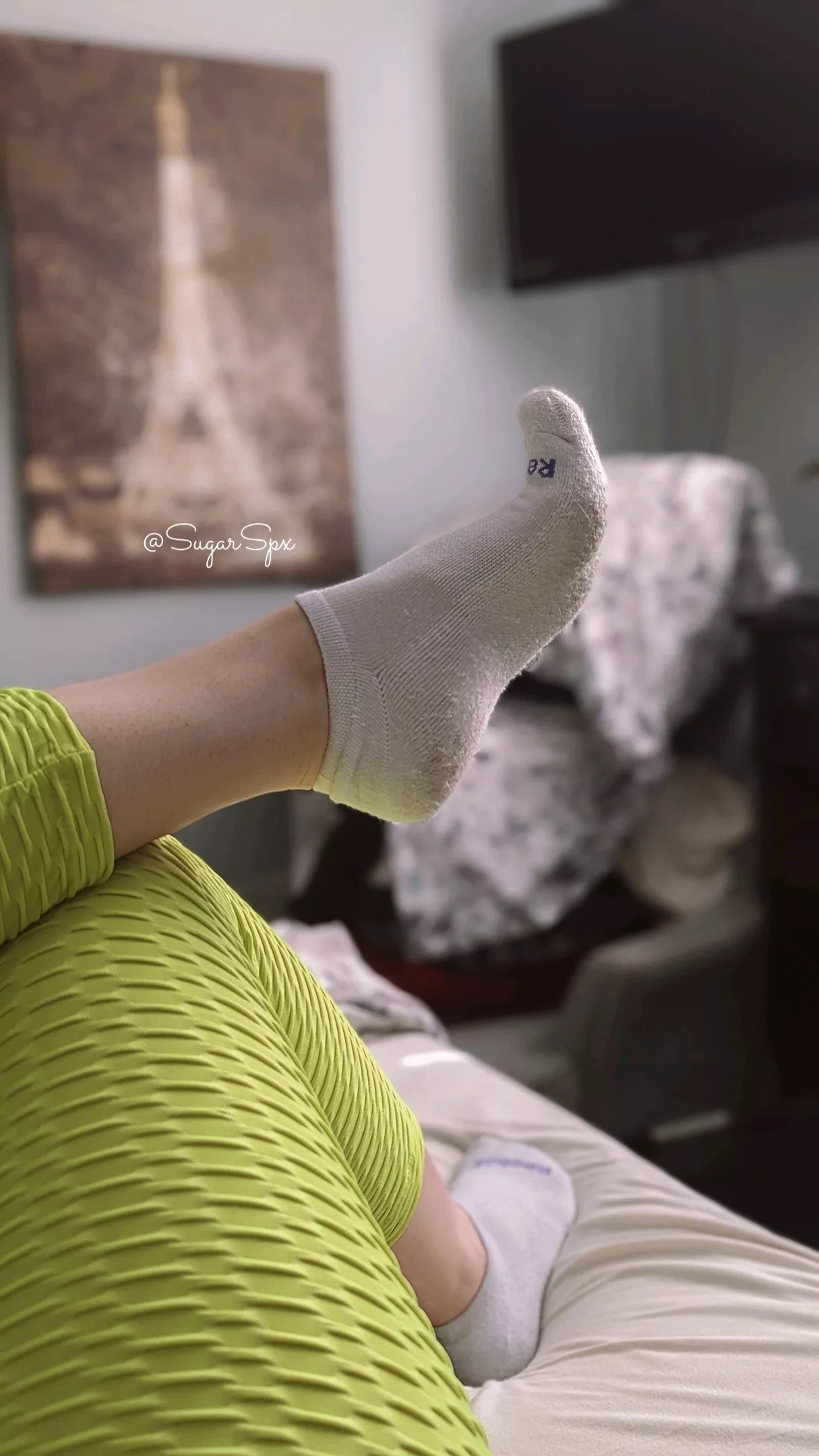 Peel my socks off with your teeth (OC)