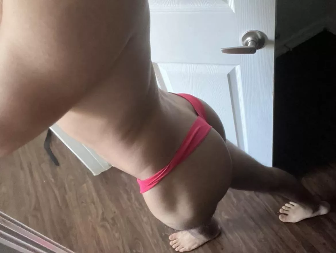 Red cute on me ? (23)