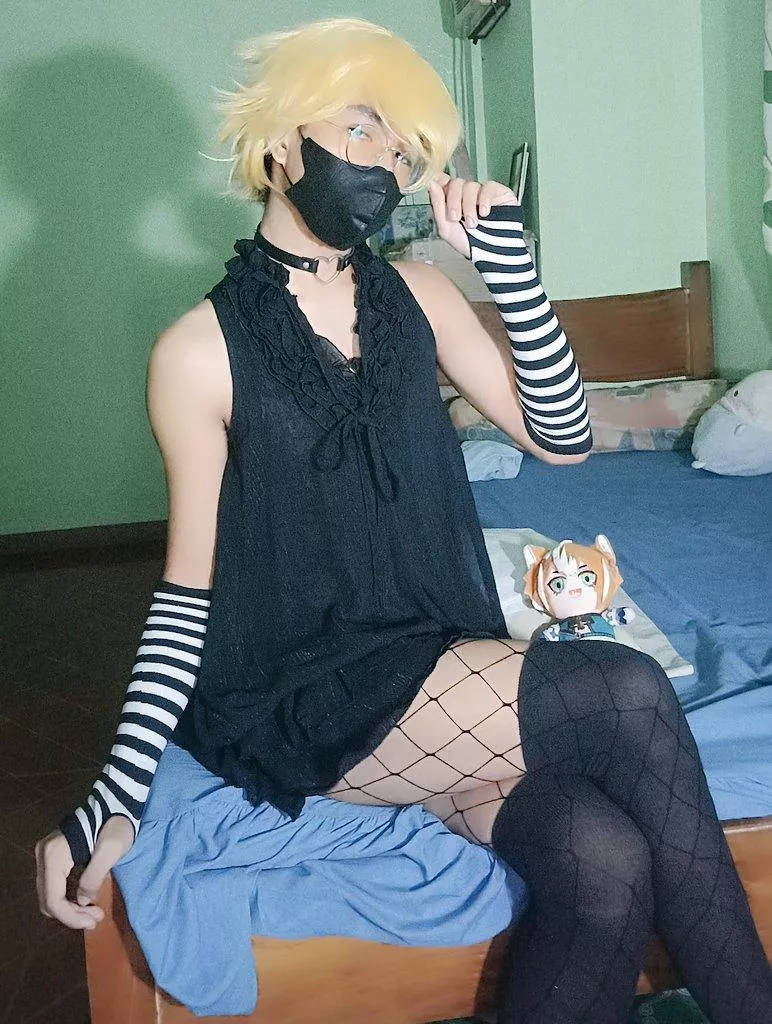 Rest here weary traveller~ ill make your troubles go bye bye~ hehe~ 🖤