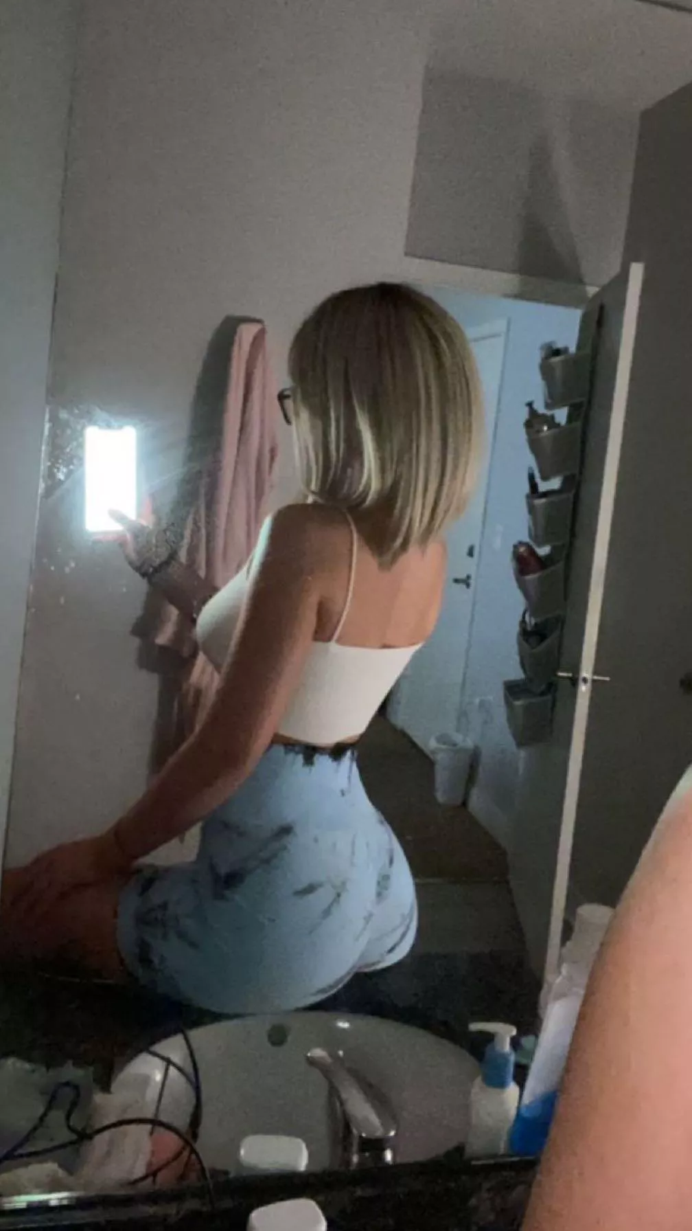 would u mind receiving these pics from ur 18 y/o neighbor?