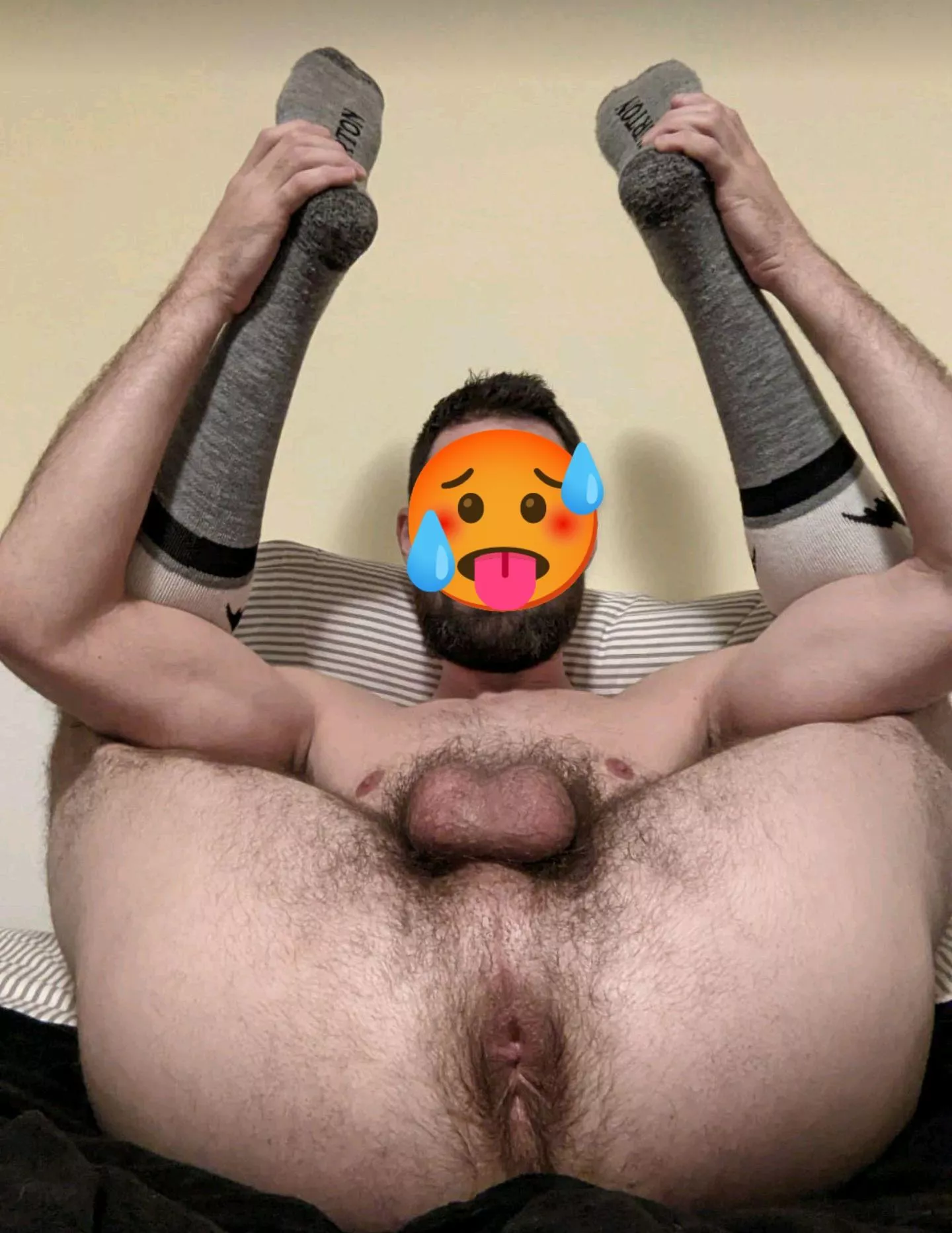 30 - I love showing off how hairy my hole is!