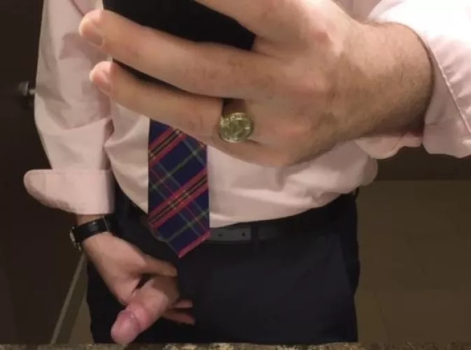 [41] Horny Married Dad At Work