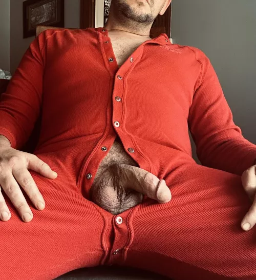 (42) Could use a bud to take a load or two this morning. 😏💦