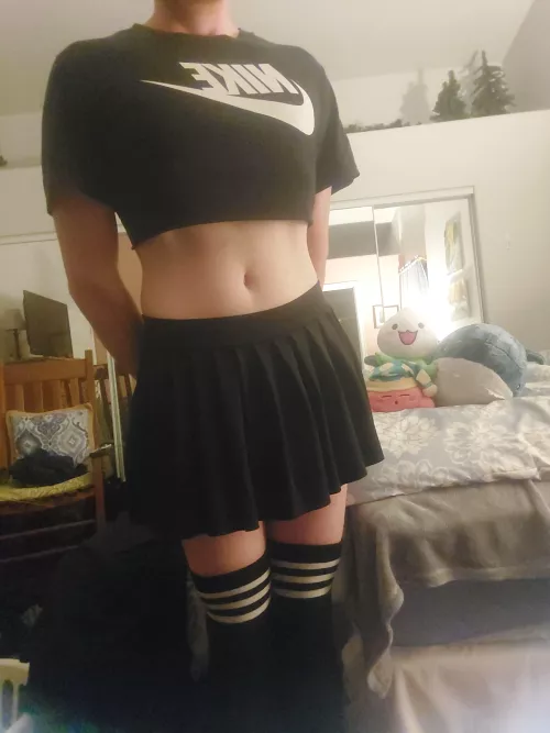 About to shleep with sharky :3