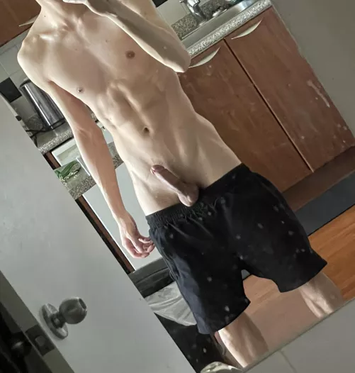 Any bros willing to lend me a hand? (24)