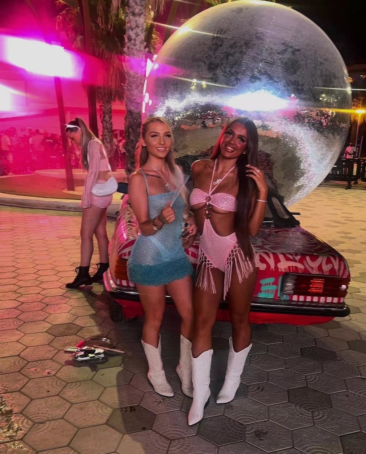 blonde (me) or brunette