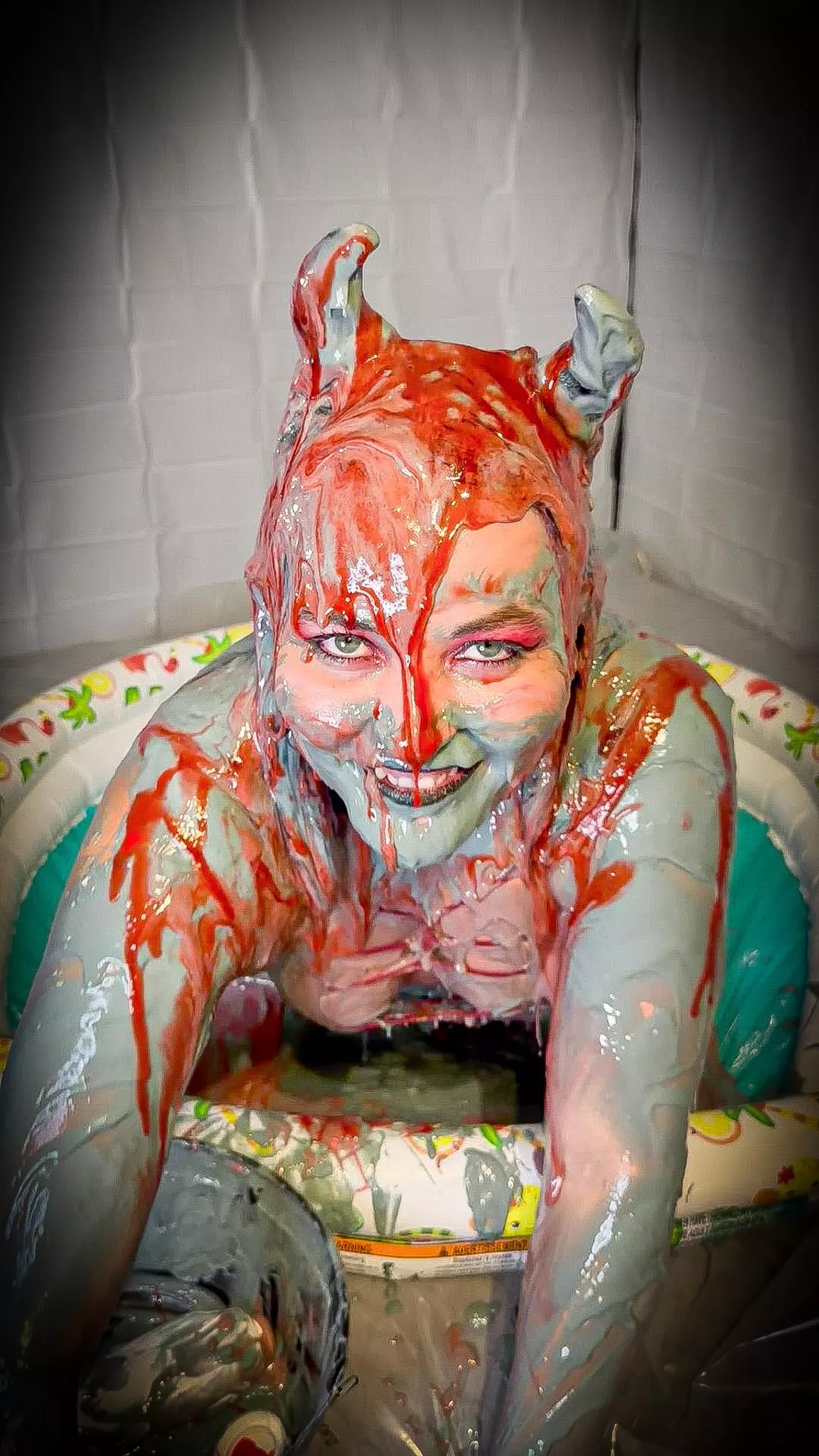 Do I look like I bite? Now cum here, Mistress wants to play with you 😈🖤