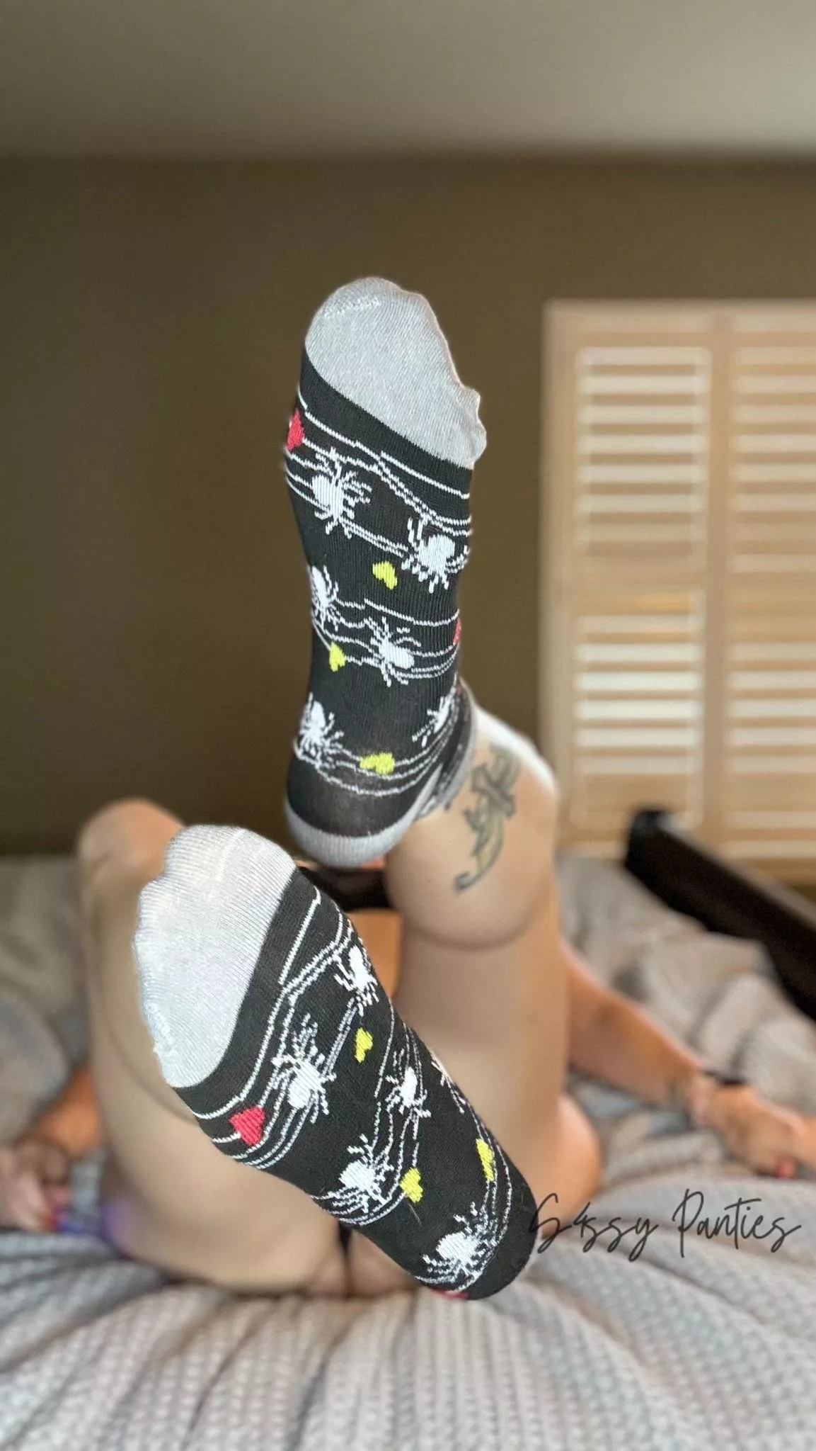 From sweaty gym socks to sexy thigh highs... I've got the socks you need and desire. [Selling][usa] See pinned posts for info and drawers, then dm to get yours! Starting at $20