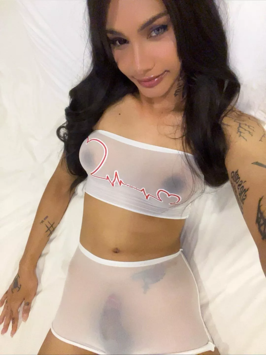 I'm a 10/10 and I've got a dick... would you smash or pass?