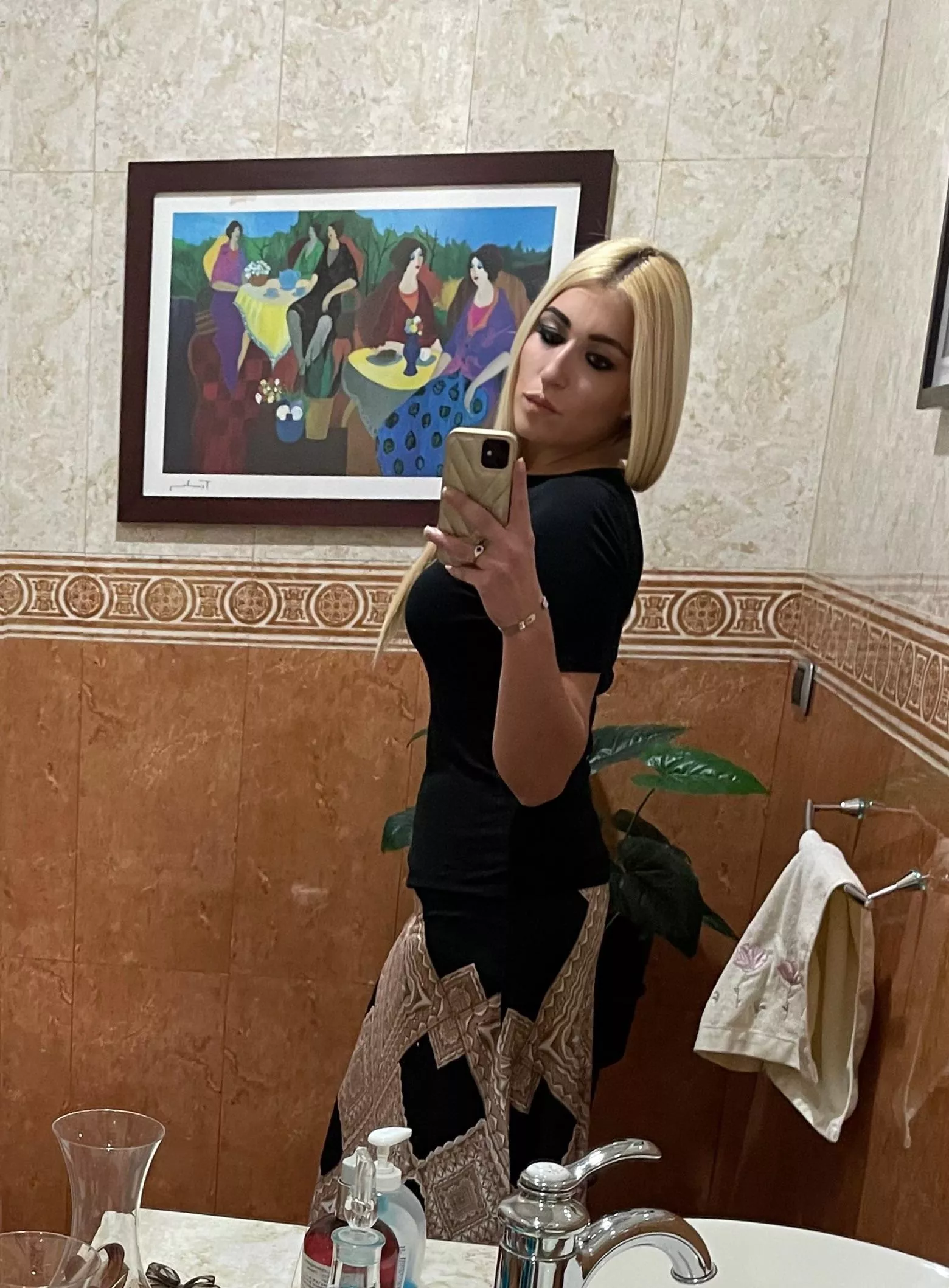 I’m your girl next door @naughty_francesca4u