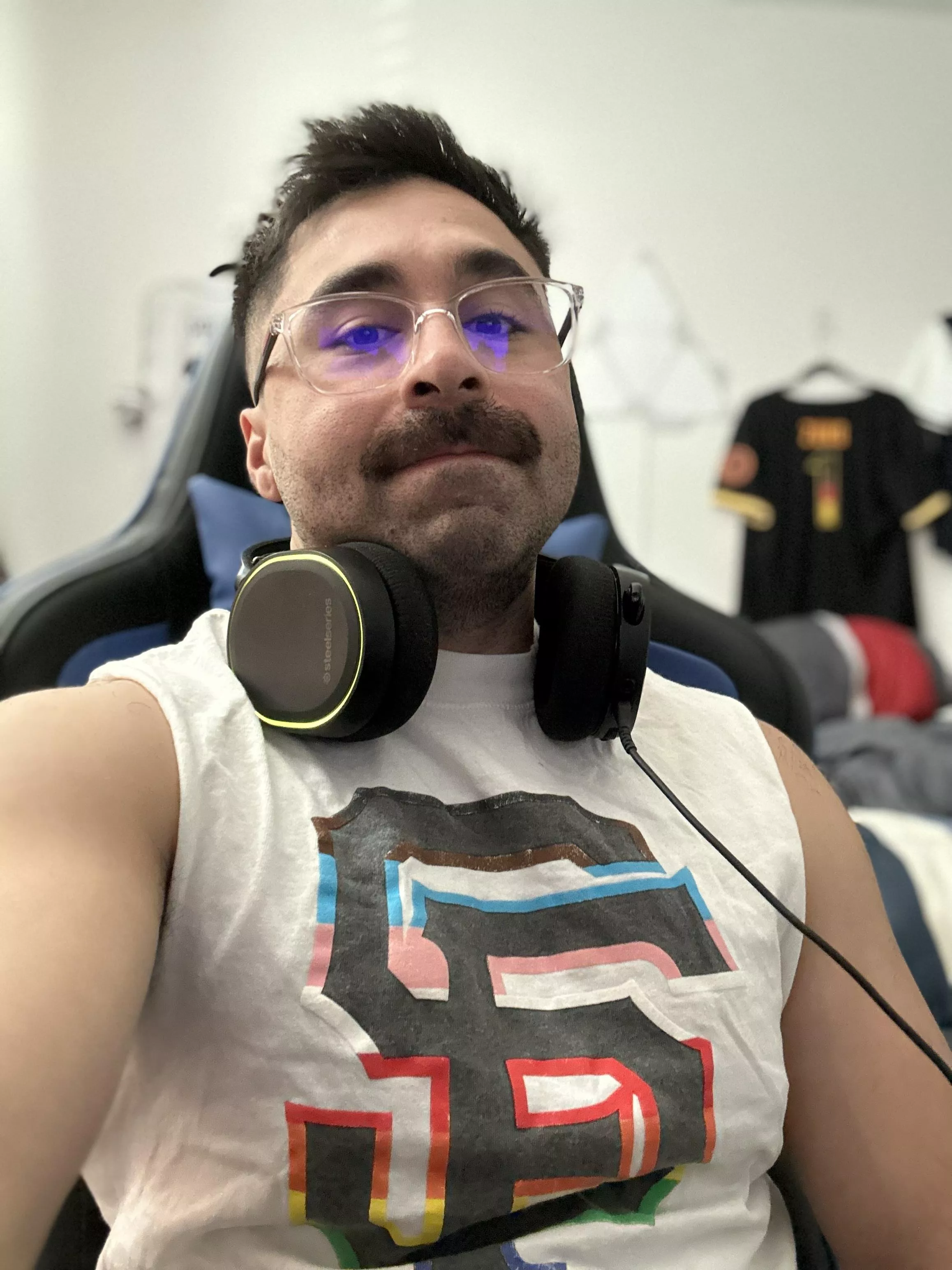 LF more gaming friends...DBD/bg3/more! Let's chat :) LF more gaming friends...DBD/bg3/more! Let's chat :)