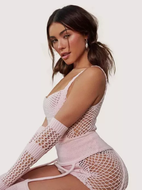 Madison Beer is so fine, I need to jerk to her until I'm completely dumb