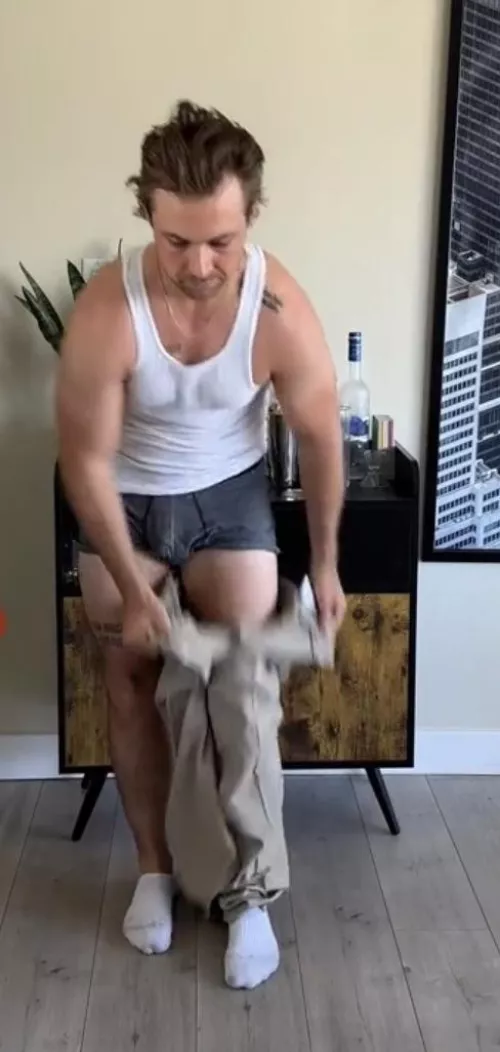 Still from one of Derek Kesseler’s (BBCan6) TikTok vids.