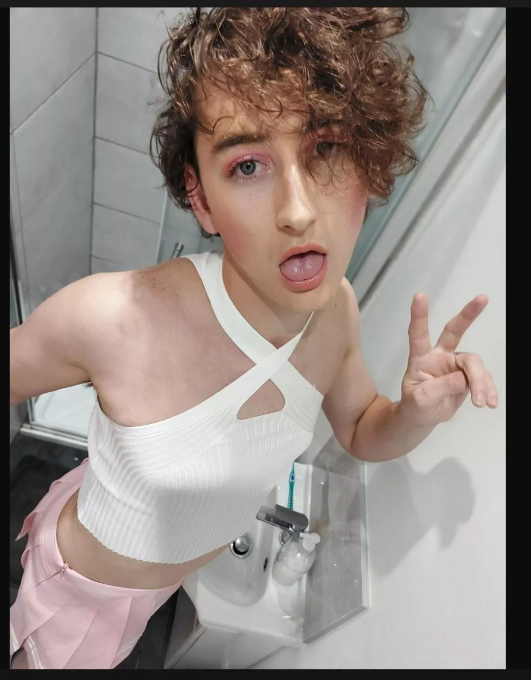 Thought I'd take off the wig😆