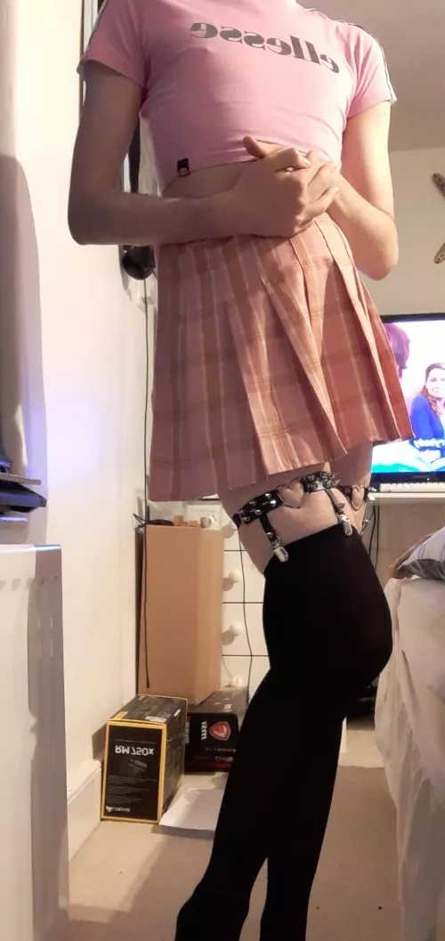 2nd post here!!! I need some help with appearing more feminine PLZ READ DESC. D: