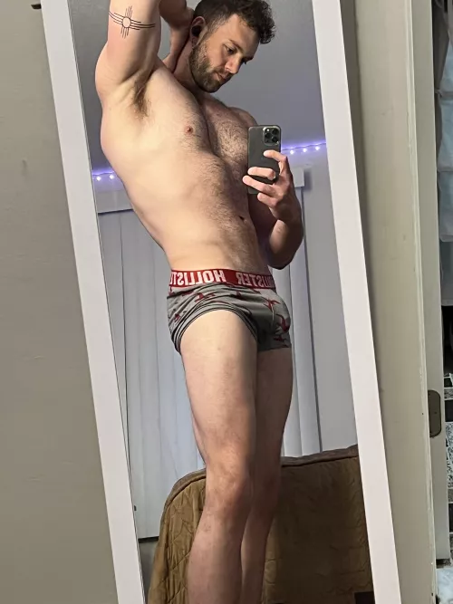 6’8 so I barely fit in the mirror 😞 (but I can fit in you)