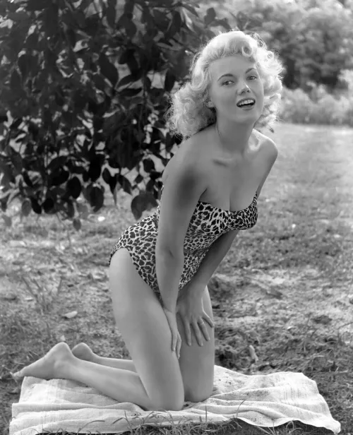 Bunny Yeager (1950s)