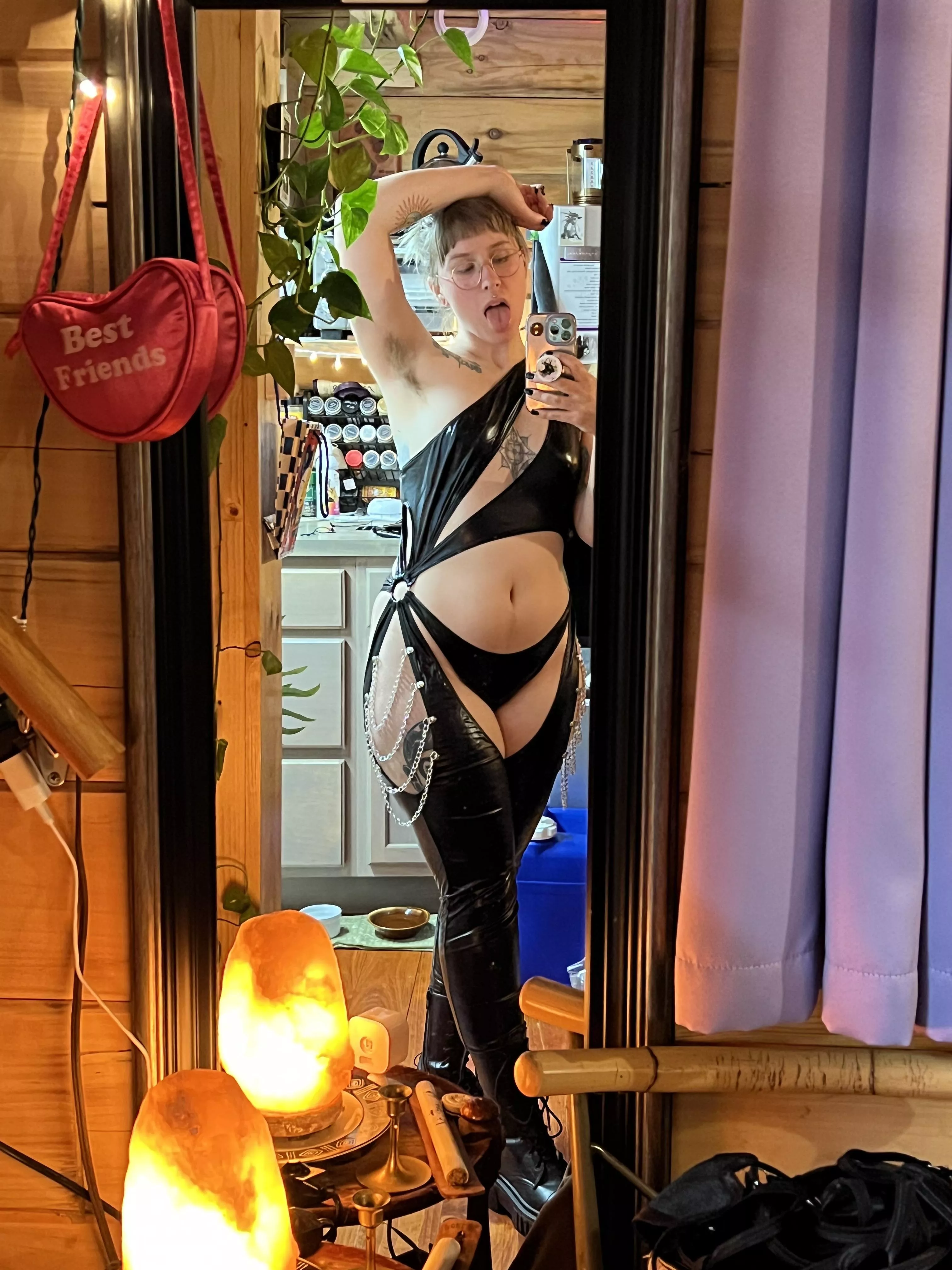 I need a dom who will use my body however they want at kink night… any takers?