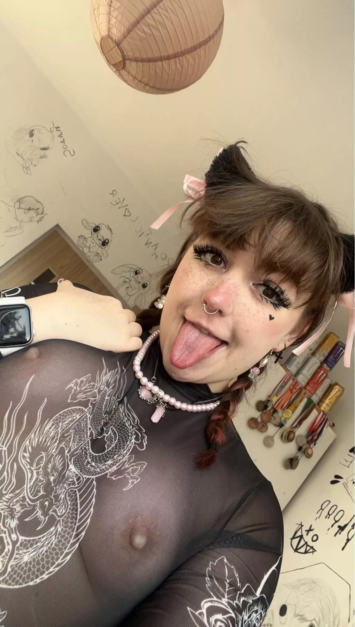 In case you don’t have a gf to send you nudes <3