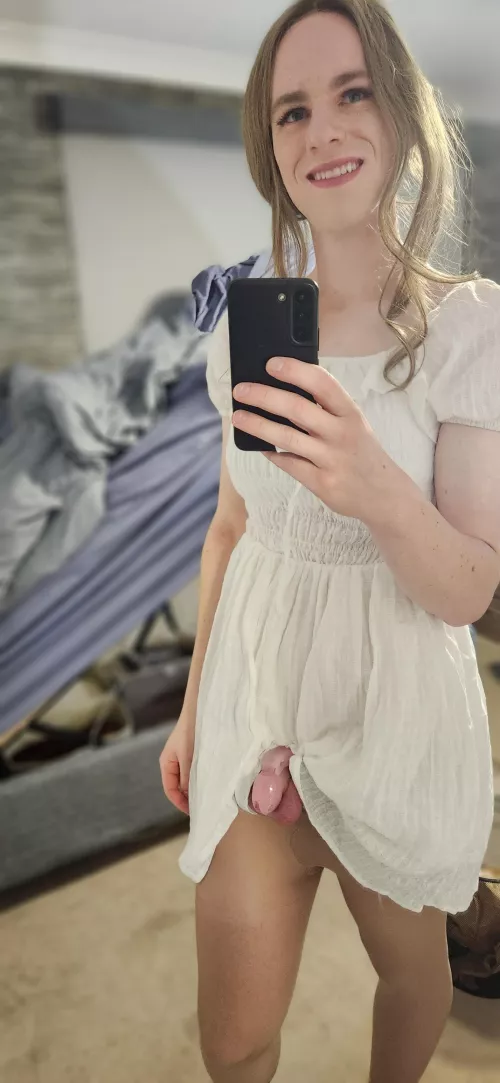 Latetober day 2, feel free to add some time to my chaster lock!