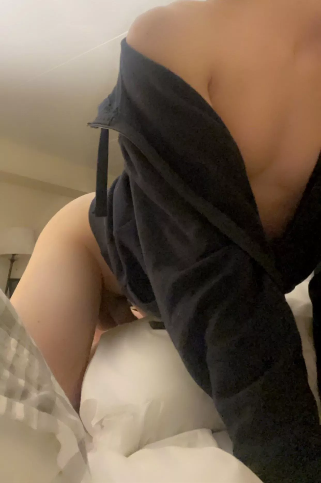 No lock on my door rn so just gonna pray my roommates don’t walk in lol