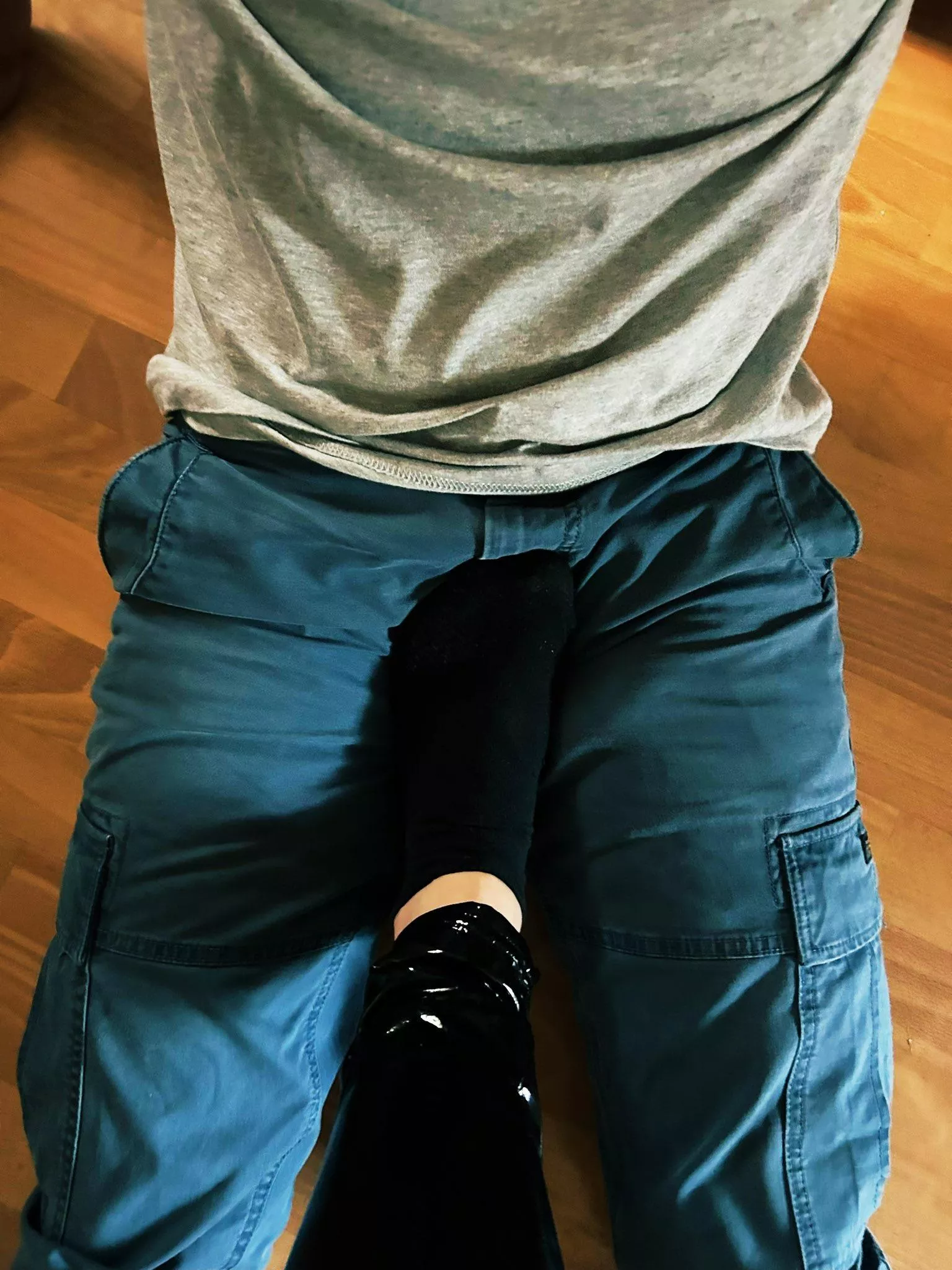 Slave’s balls belong under my perfect feet 😈