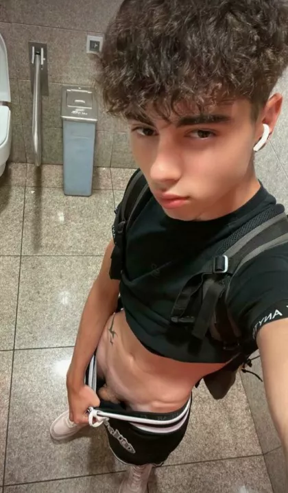 Someone was knocking on the door 🤫