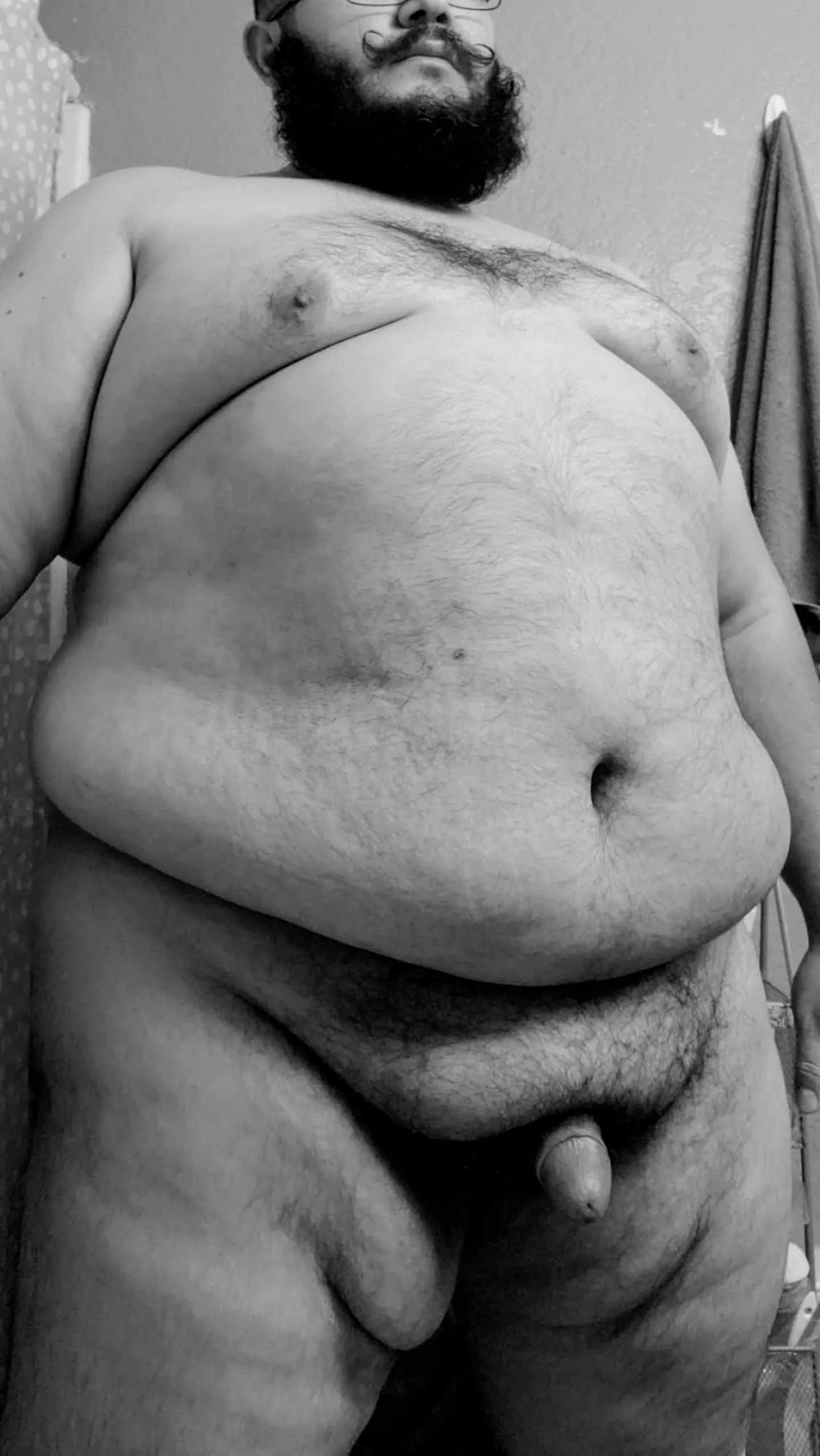 38[M4F] Saturday morning what would you do to keep daddybear in bed with you? Cuddles? Snuggles? Or something more ? 😏😉😈