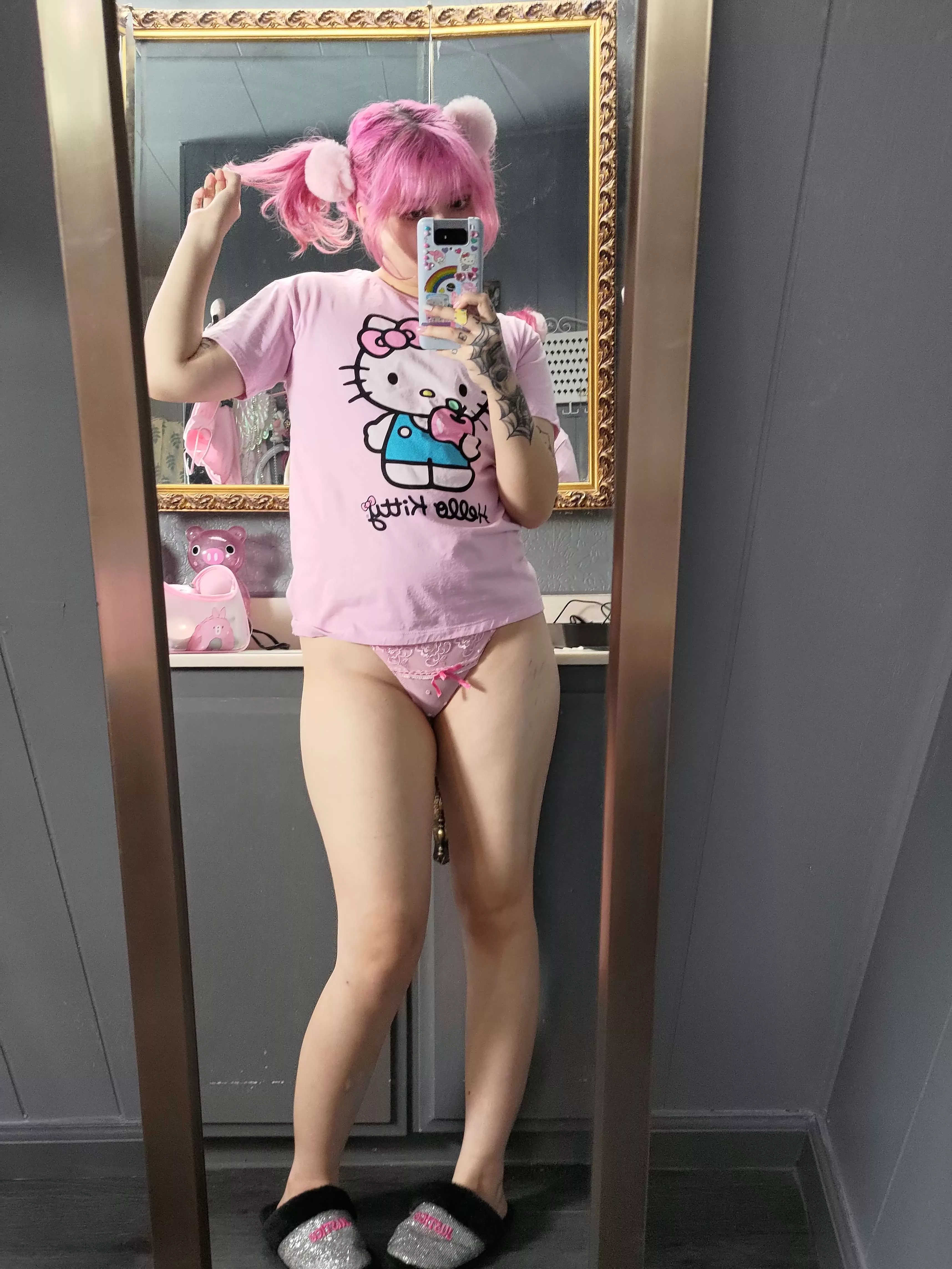 Are you a fan of girly girls like me? :3