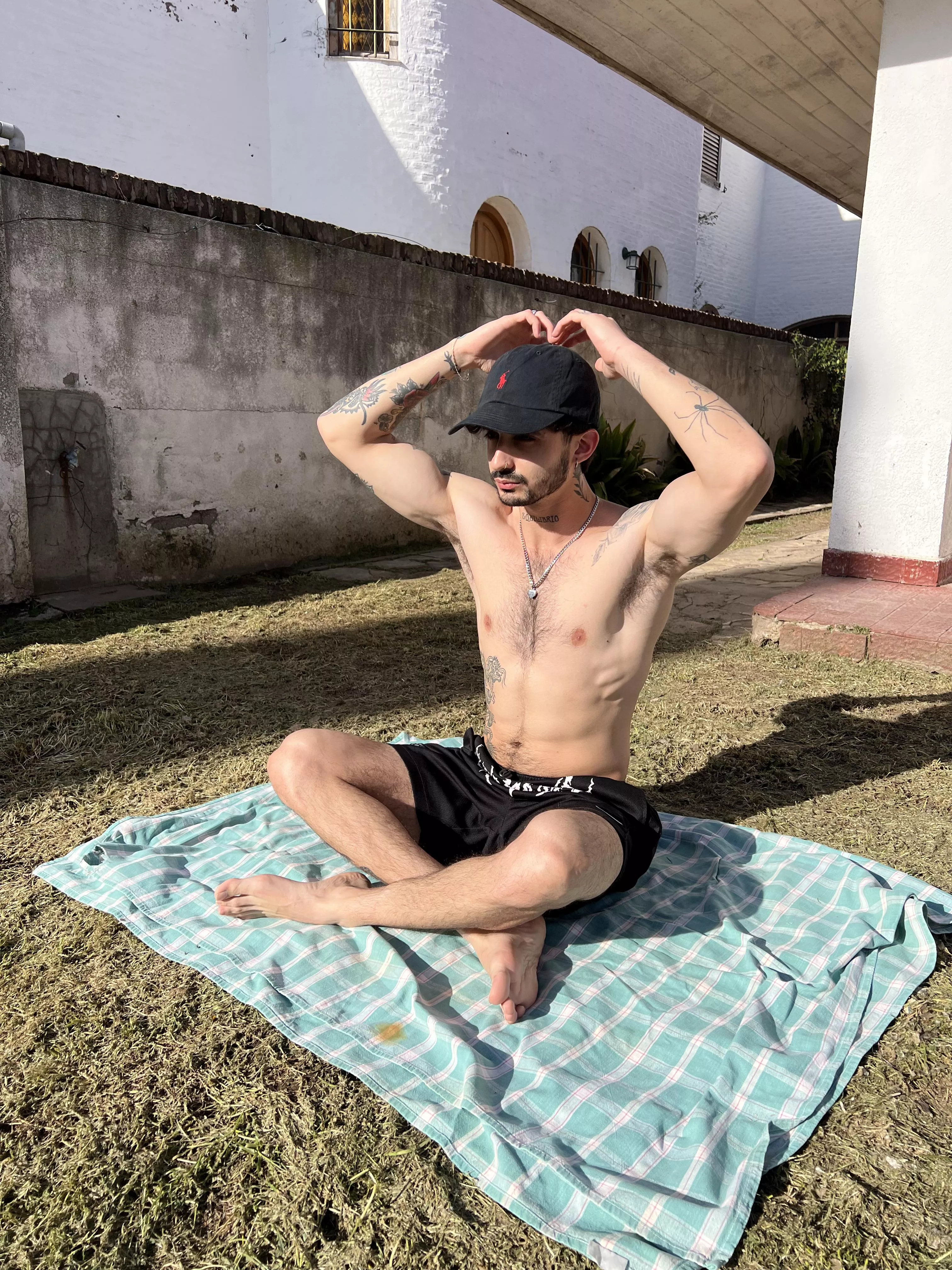 Could I dm you some nudes? Just want to get some feedback