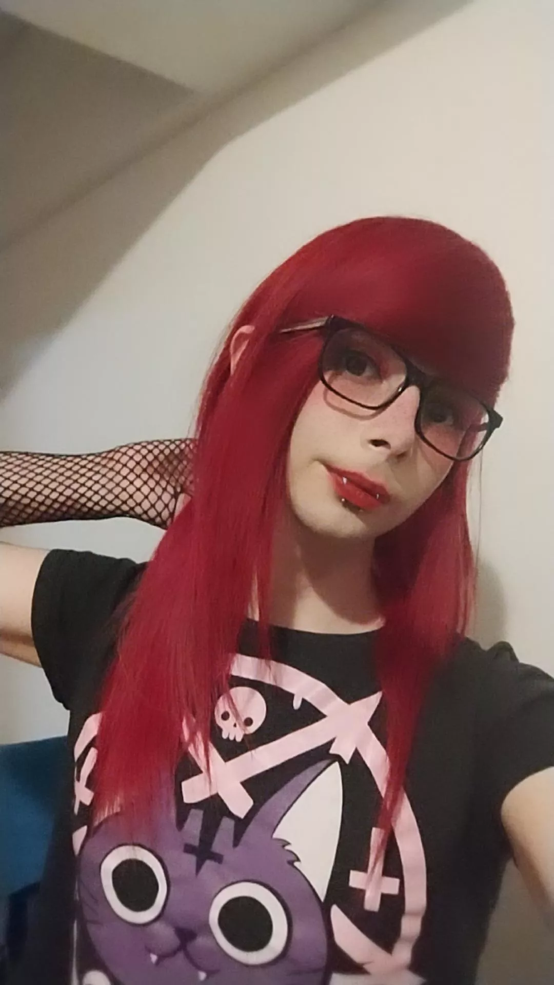 Do I look cute with glasses? 👉👈