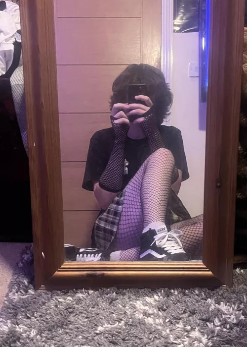 Do I make a cute femboy:3