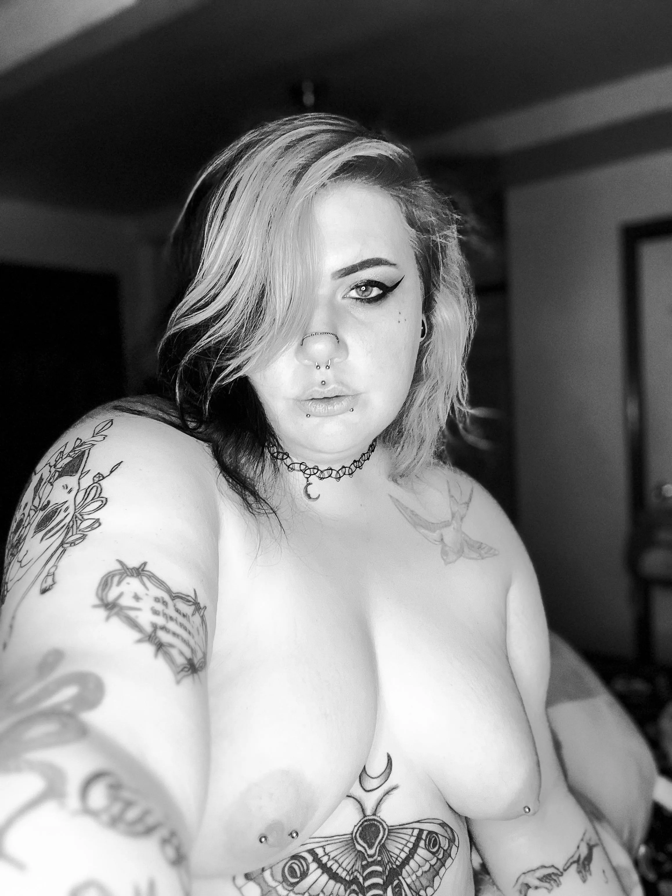 do we appreciate black and white selfies?