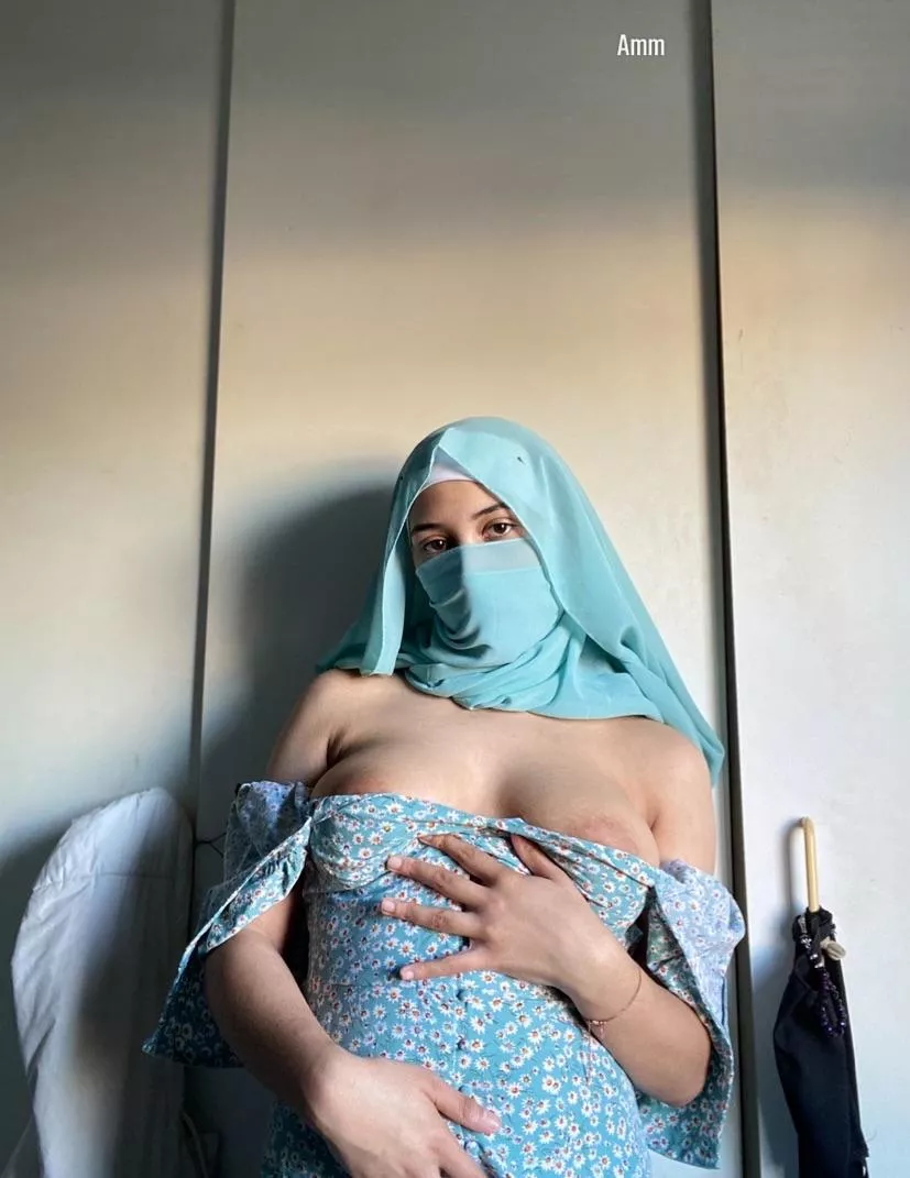 Do you think I’m fuckable;)