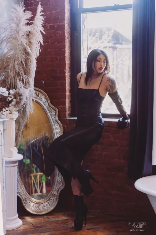 Dressed to kill 🖤